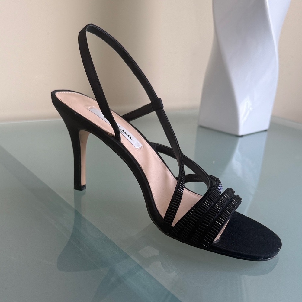 Nina Women’s Embellished Sparkly Black Strappy Sandals Size 8.5